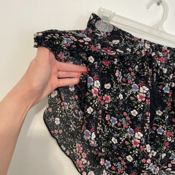AMERICAN EAGLE AE Tulip Runner Shorts Black Pink Floral Pull On Drawstring Flowy - Picture 9 of 16